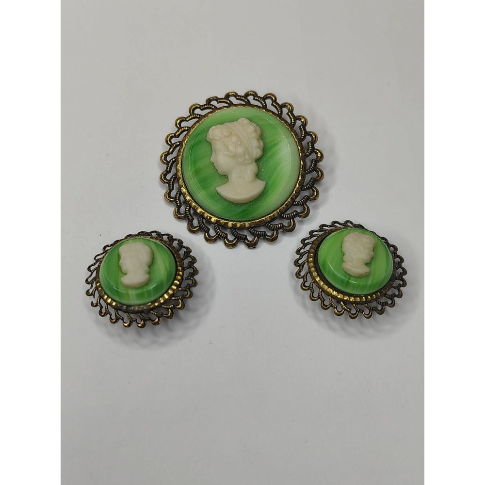 Vintage Green Slag Glass Cameo Set Brooch Earrings